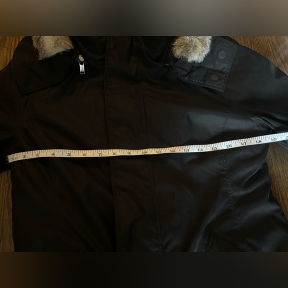 Aritzia Babaton Oskar Parka in Black - Picture 9 of 15